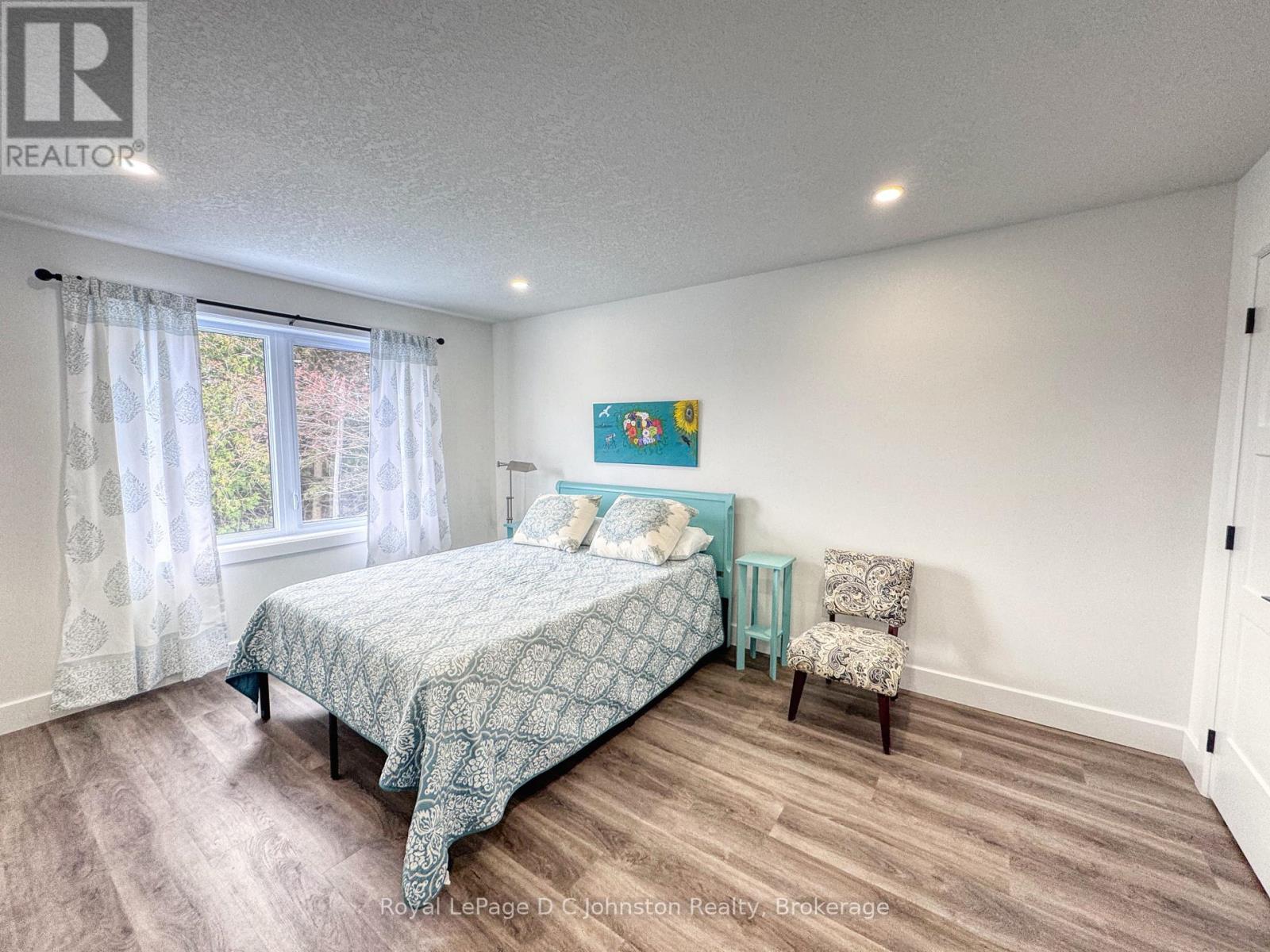 60 Water Street, Saugeen Shores, Ontario  N0H 2L0 - Photo 26 - X12246215