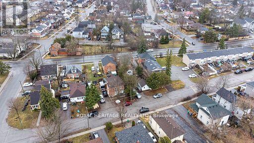 Property at 364 PARKHILL ROAD W image 3