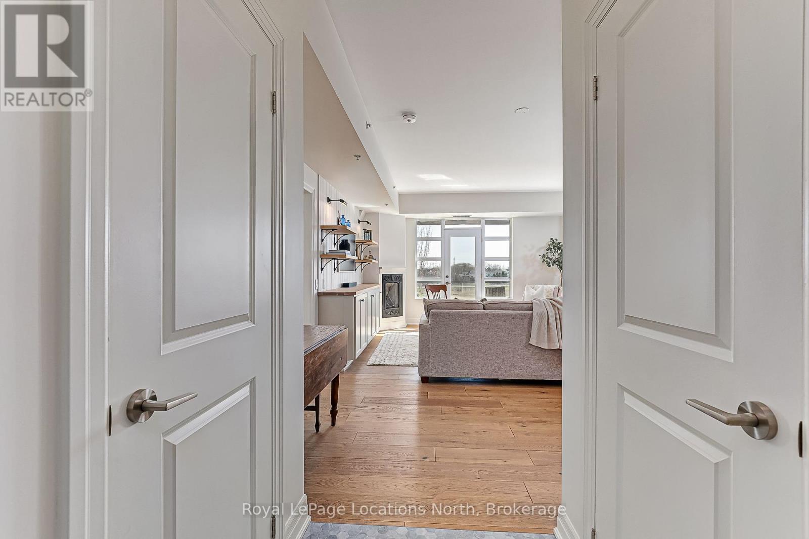 Property at 310 - 1 SHIPYARD LANE image 3