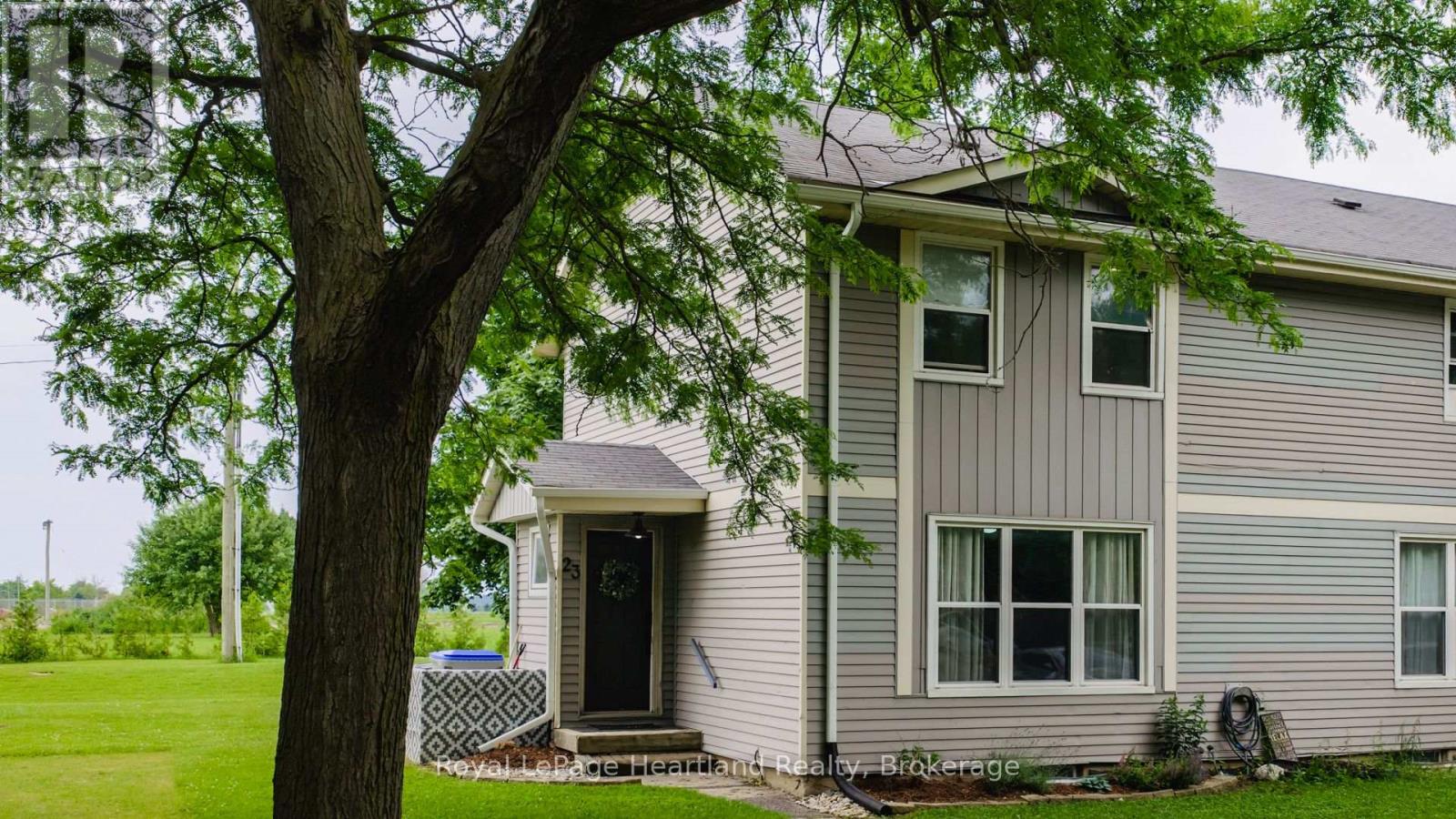 23 - 23 St Charles Square, Huron East, Ontario  N0M 1L0 - Photo 1 - X12246225