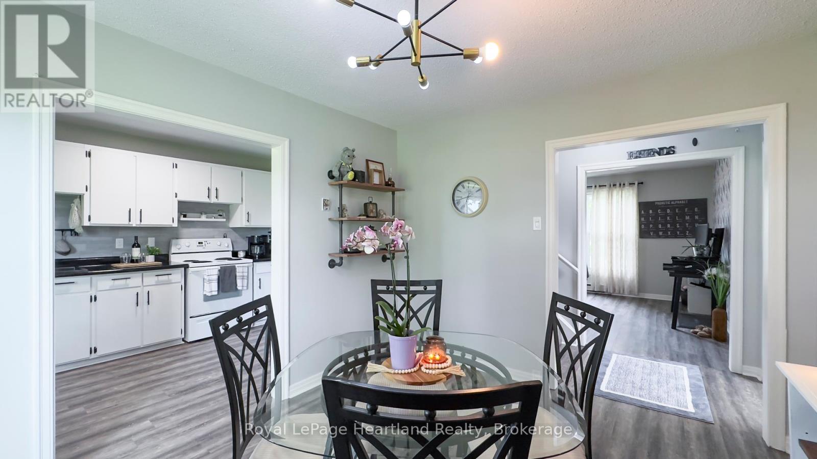 23 - 23 St Charles Square, Huron East, Ontario  N0M 1L0 - Photo 14 - X12246225