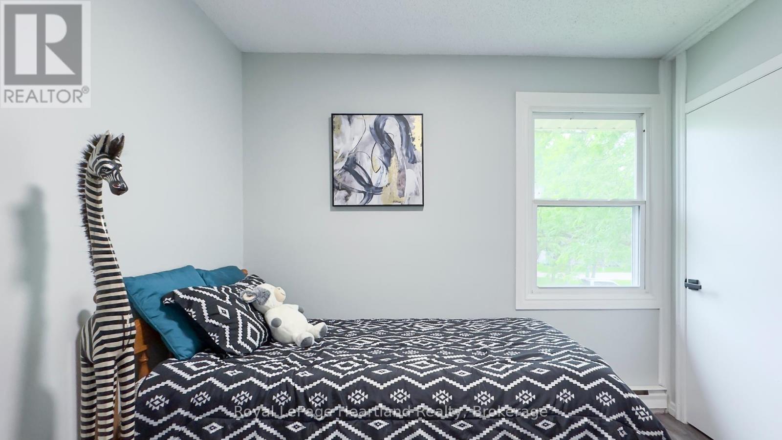 23 - 23 St Charles Square, Huron East, Ontario  N0M 1L0 - Photo 21 - X12246225