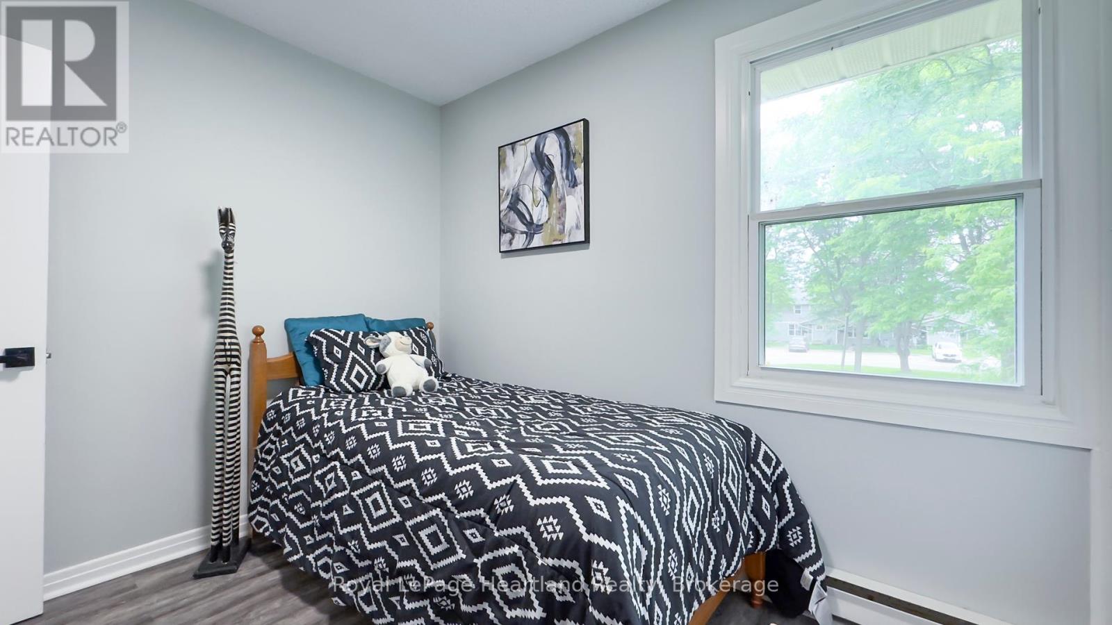 23 - 23 St Charles Square, Huron East, Ontario  N0M 1L0 - Photo 23 - X12246225