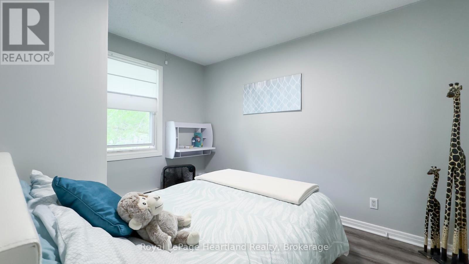 23 - 23 St Charles Square, Huron East, Ontario  N0M 1L0 - Photo 24 - X12246225