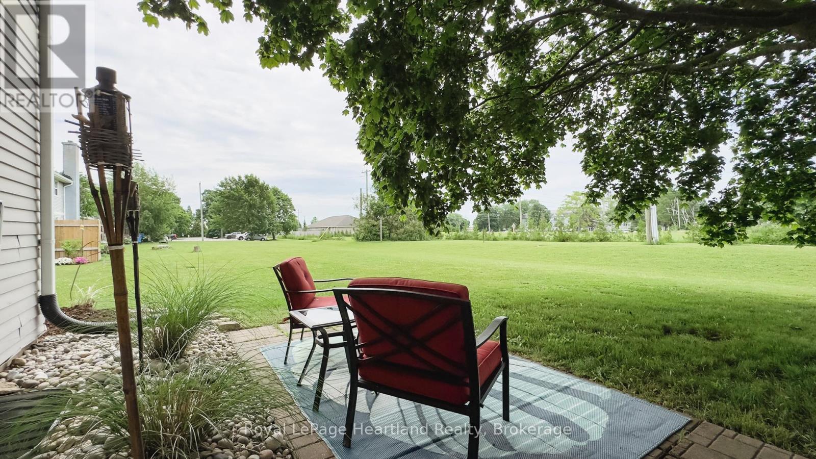 23 - 23 St Charles Square, Huron East, Ontario  N0M 1L0 - Photo 34 - X12246225