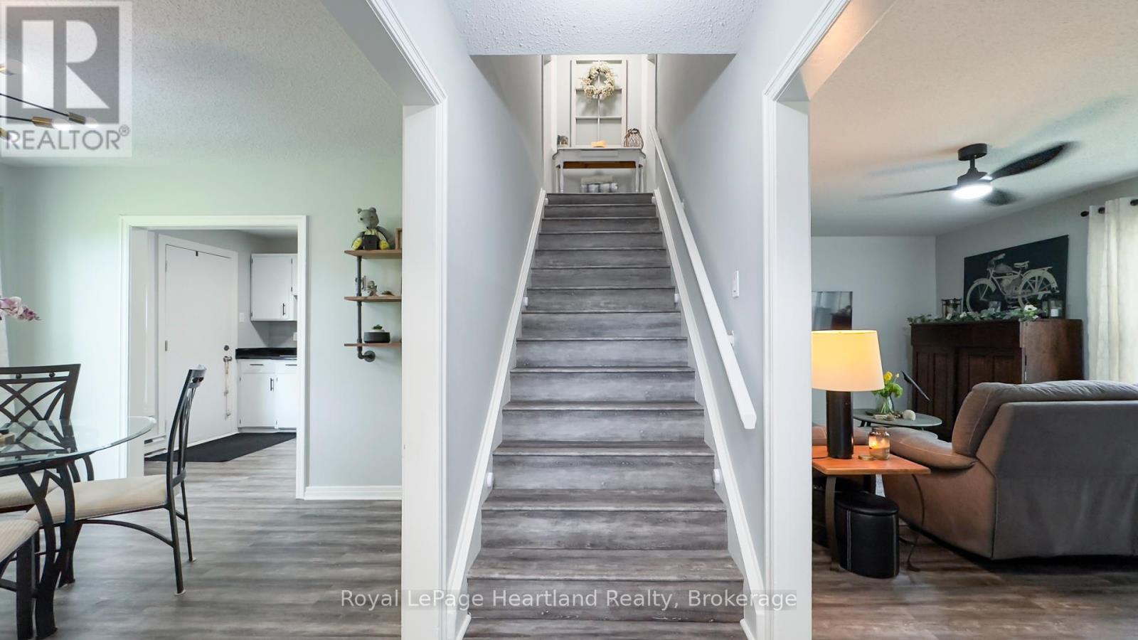 23 - 23 St Charles Square, Huron East, Ontario  N0M 1L0 - Photo 6 - X12246225