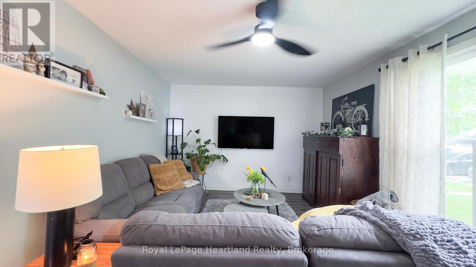 23 - 23 St Charles Square, Huron East, Ontario  N0M 1L0 - Photo 8 - X12246225