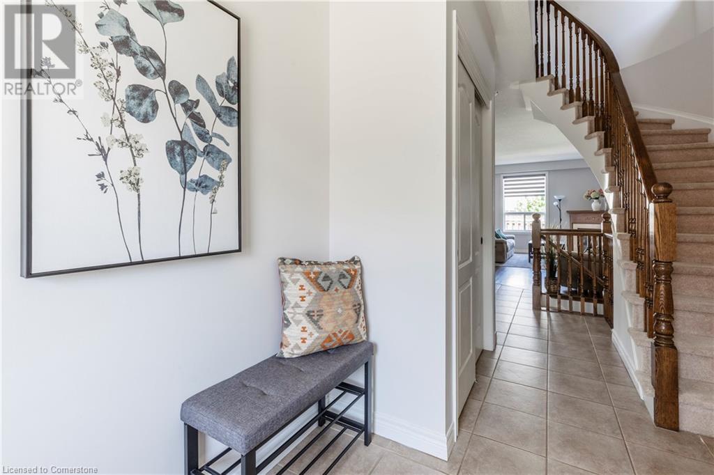 56 Marina Point Crescent, Hamilton, Ontario  L8E 0E4 - Photo 5 - 40744169