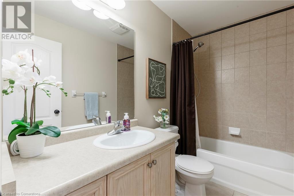 56 Marina Point Crescent, Hamilton, Ontario  L8E 0E4 - Photo 41 - 40744169