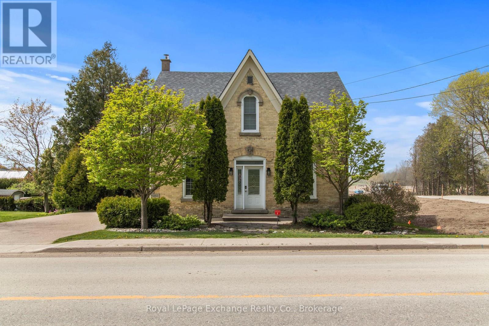 1180 Queen Street, Kincardine, Ontario  N2Z 1G5 - Photo 2 - X12159725