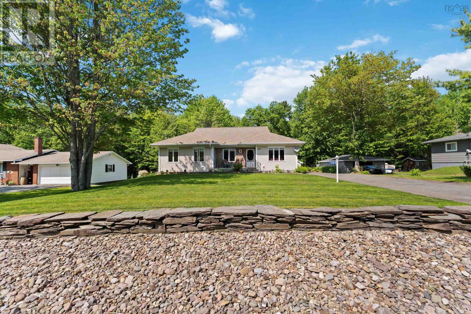 Property at 1089 Pine Crest Drive image 4