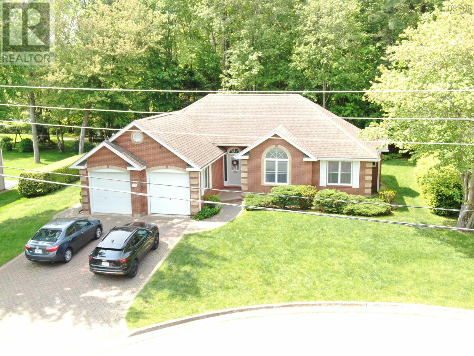 Property at 33 Ritcey Court image 5