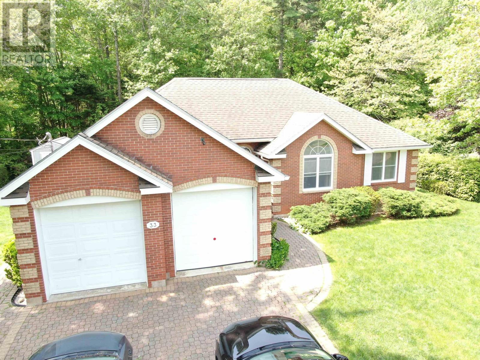 Property at 33 Ritcey Court image 3