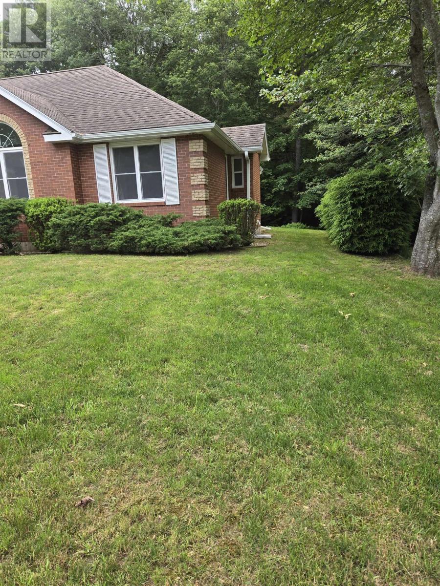 33 Ritcey Court, Bridgewater, Nova Scotia  B4V 4A9 - Photo 5 - 202515748