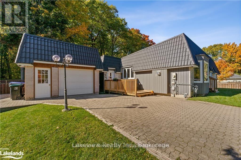Property at 3914 ROSEMARY LANE image 2