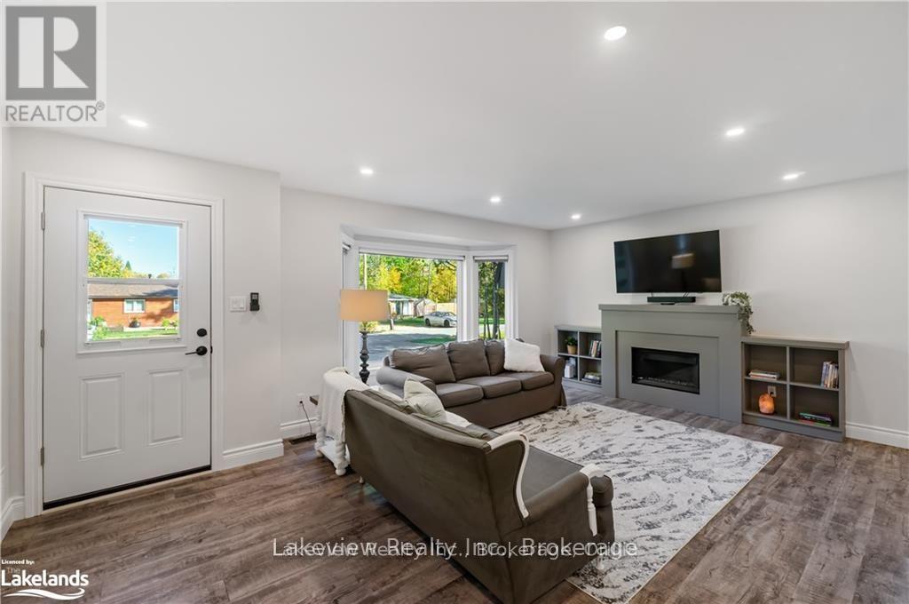 3914 Rosemary Lane, Innisfil, Ontario  L9S 2L6 - Photo 7 - N12246290