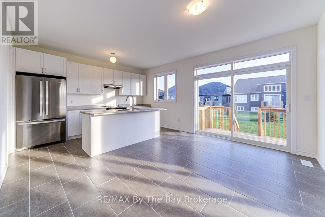 162 Mapleside Drive, Wasaga Beach, Ontario  L9Z 0L4 - Photo 11 - S12246276