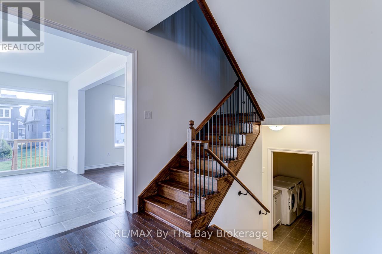 162 Mapleside Drive, Wasaga Beach, Ontario  L9Z 0L4 - Photo 23 - S12246276