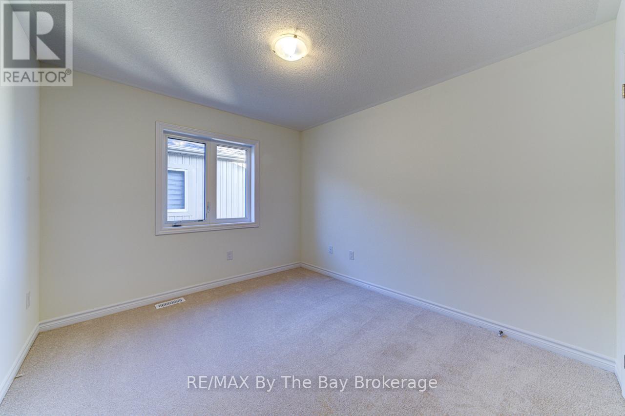 162 Mapleside Drive, Wasaga Beach, Ontario  L9Z 0L4 - Photo 32 - S12246276