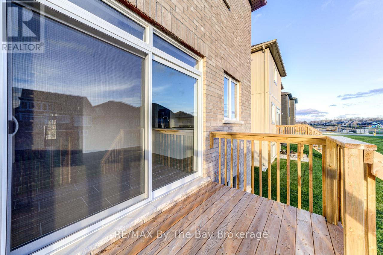 162 Mapleside Drive, Wasaga Beach, Ontario  L9Z 0L4 - Photo 40 - S12246276