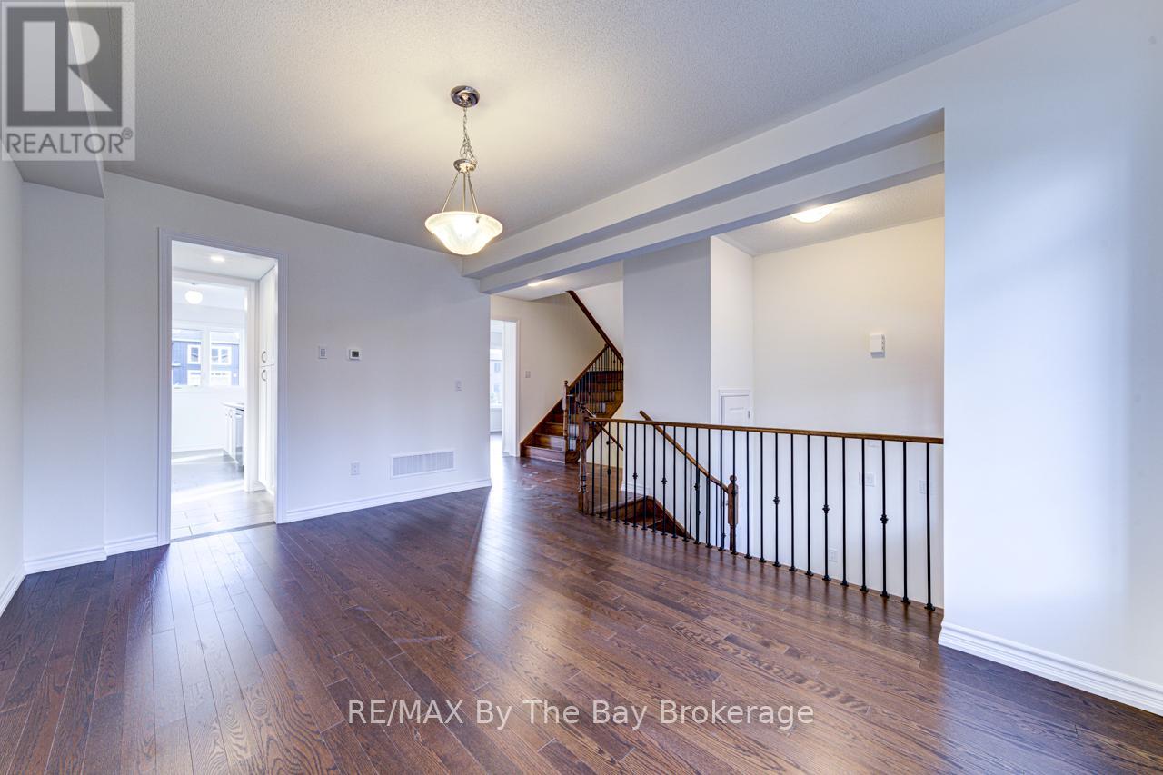 162 Mapleside Drive, Wasaga Beach, Ontario  L9Z 0L4 - Photo 9 - S12246276