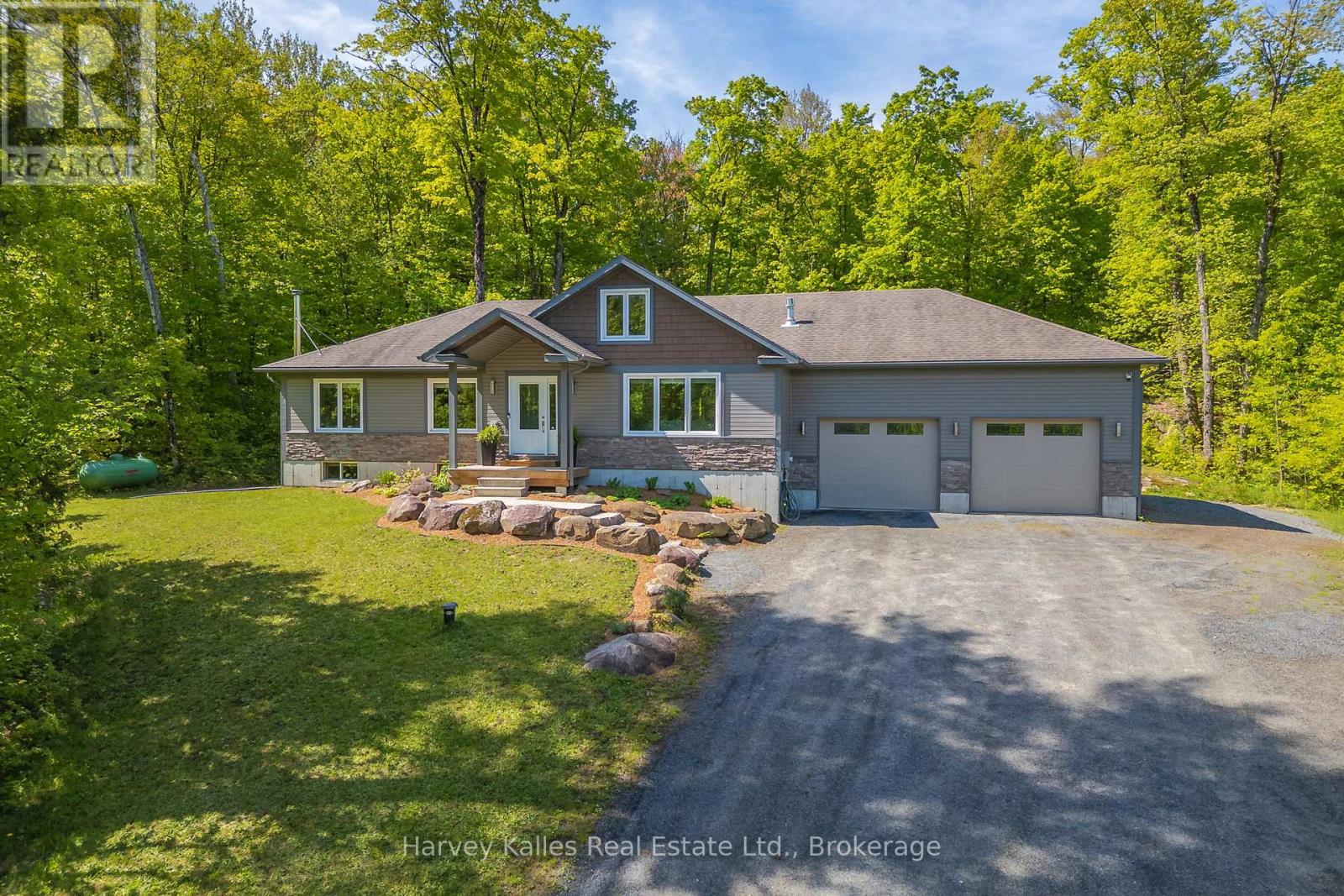 142 Allensville Road, Huntsville, Ontario P0B 1M0 - Photo 1 - X12246261