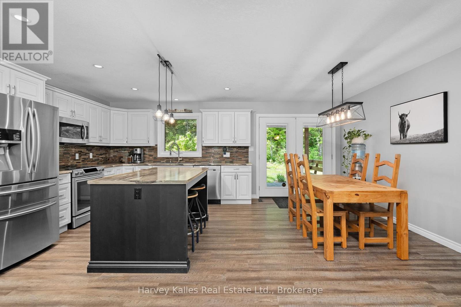 142 Allensville Road, Huntsville, Ontario P0B 1M0 - Photo 10 - X12246261