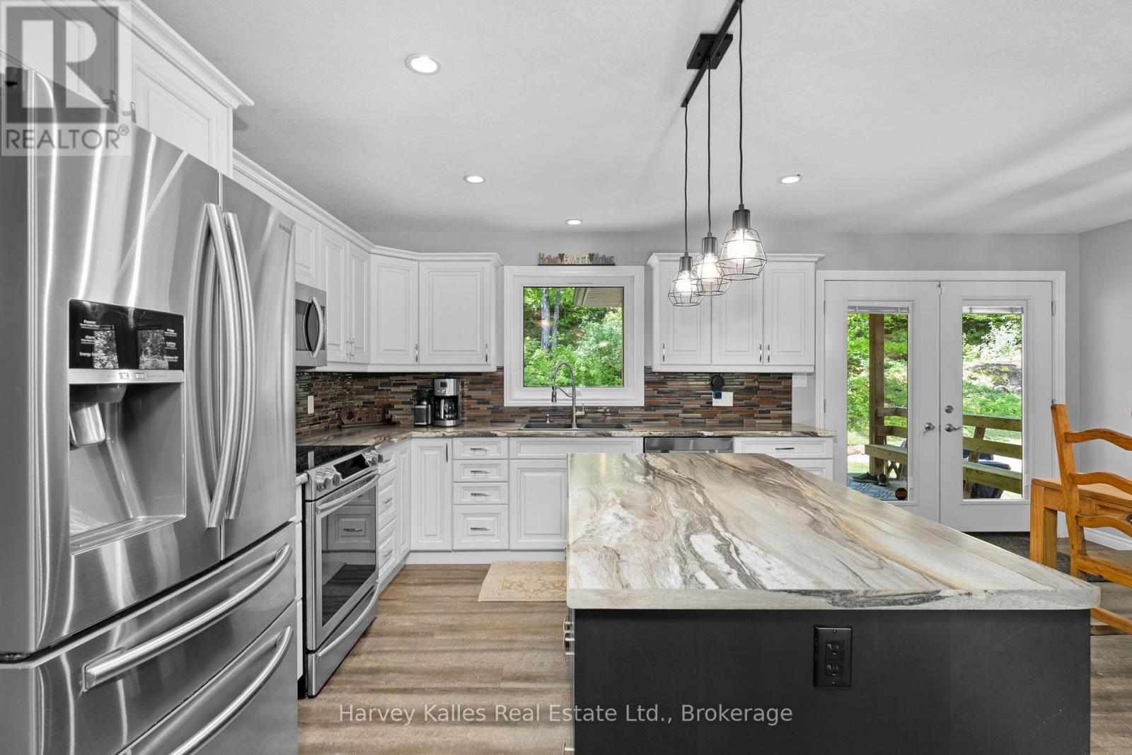 142 Allensville Road, Huntsville, Ontario P0B 1M0 - Photo 12 - X12246261