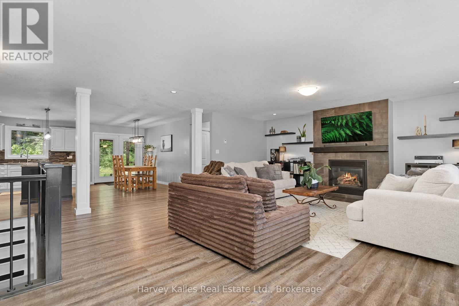 142 Allensville Road, Huntsville, Ontario P0B 1M0 - Photo 6 - X12246261