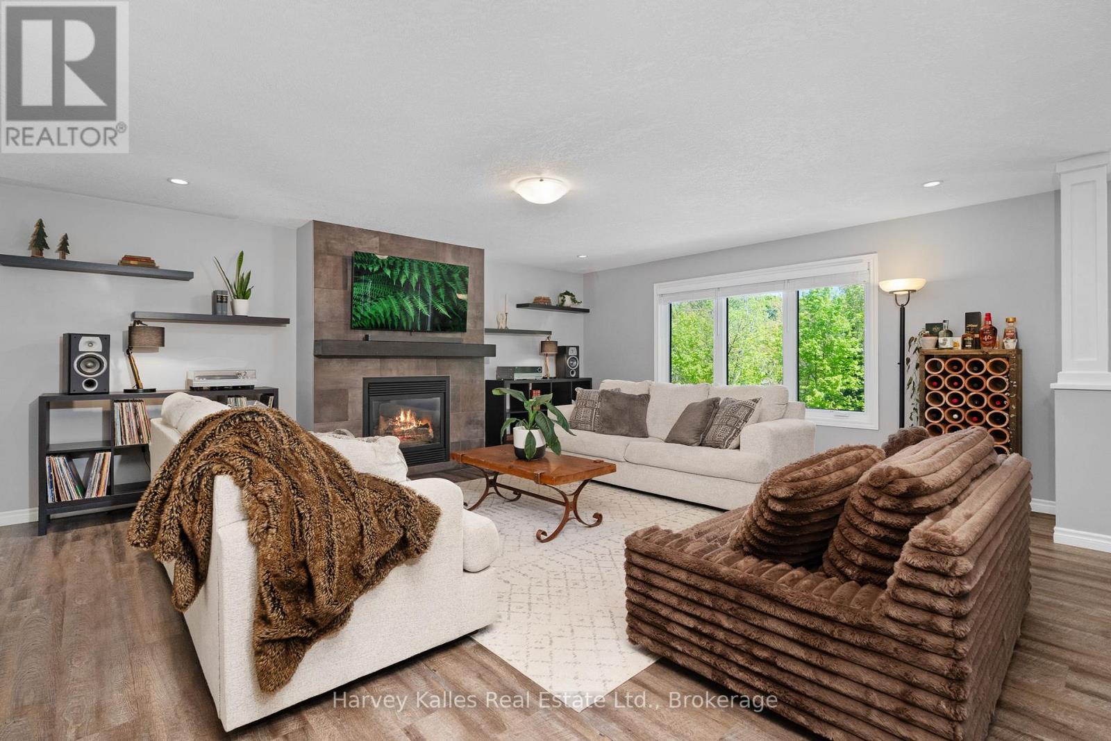 142 Allensville Road, Huntsville, Ontario P0B 1M0 - Photo 8 - X12246261