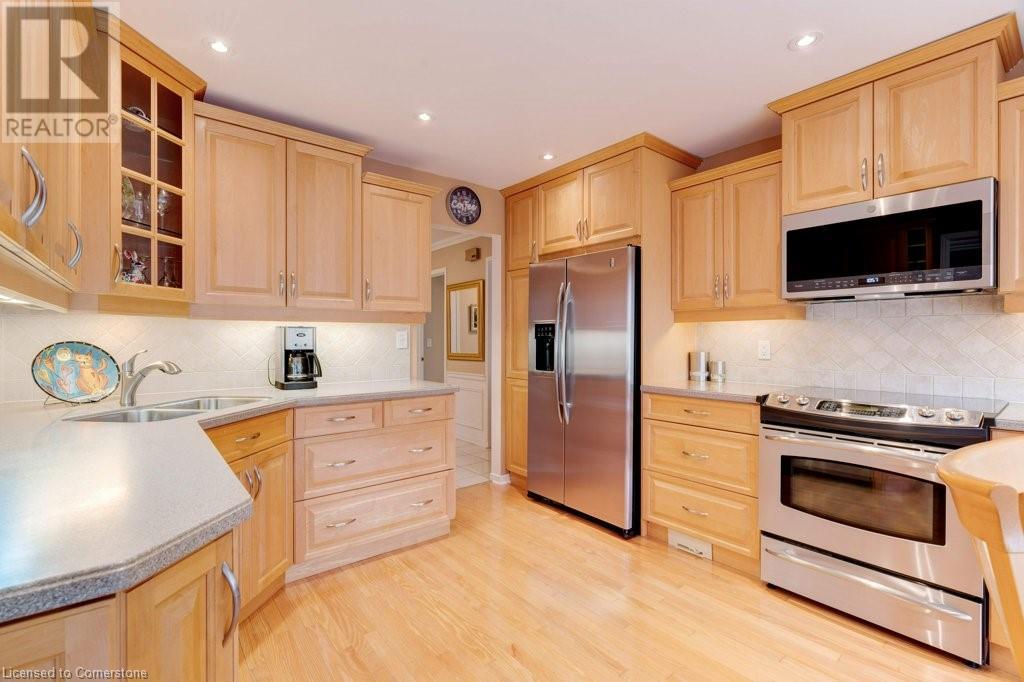 2251 Mansfield Drive, Burlington, Ontario  L7P 3J3 - Photo 11 - 40743249