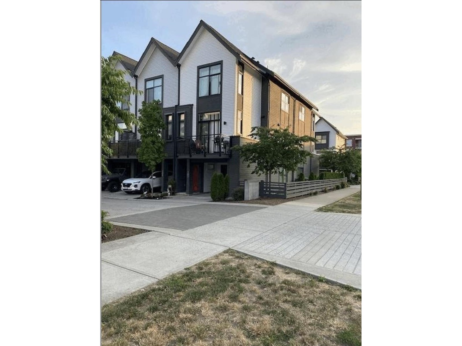 Property at 103 17578 57A AVENUE image 1