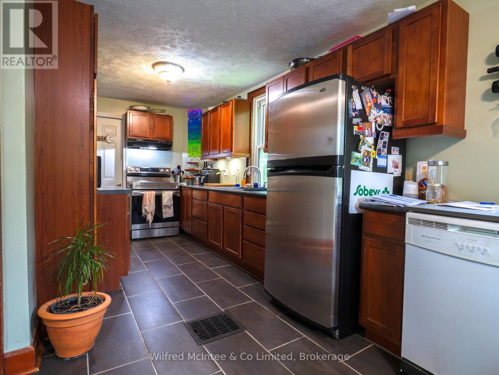 304 Napier Street, Brockton, Ontario  N0G 2V0 - Photo 5 - X12236357