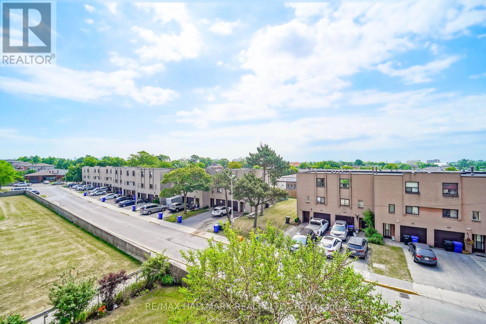 411 - 50 Lotherton Pathway, Toronto, Ontario  M6B 2G7 - Photo 25 - W12246294