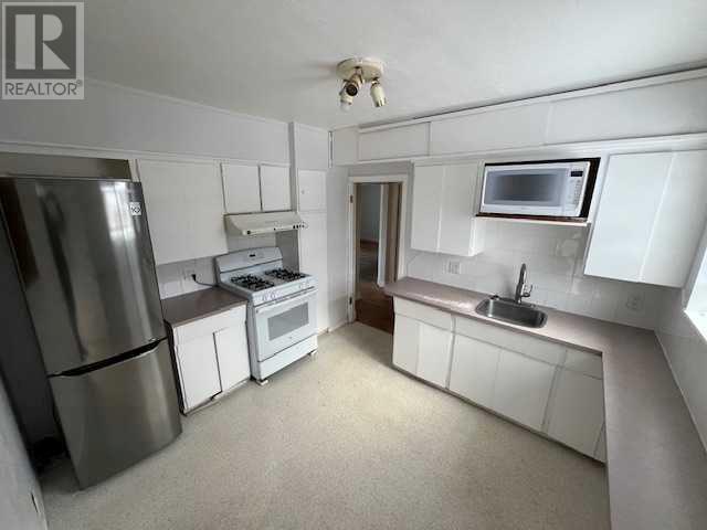 Property at 2214 4 Street NW image 3