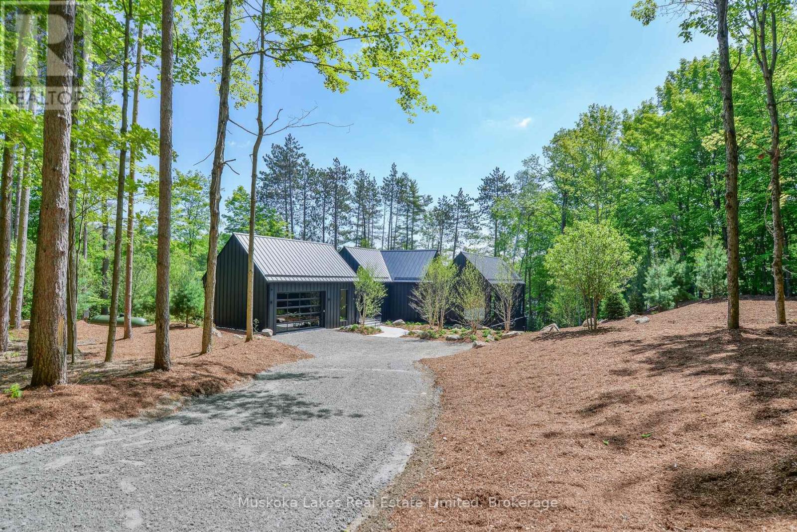 1074 Woodington Road, Muskoka Lakes, Ontario  P0B 1J0 - Photo 2 - X12246392
