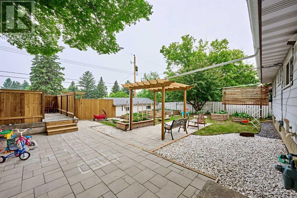 Property at 185 Fairview Drive SE image 4