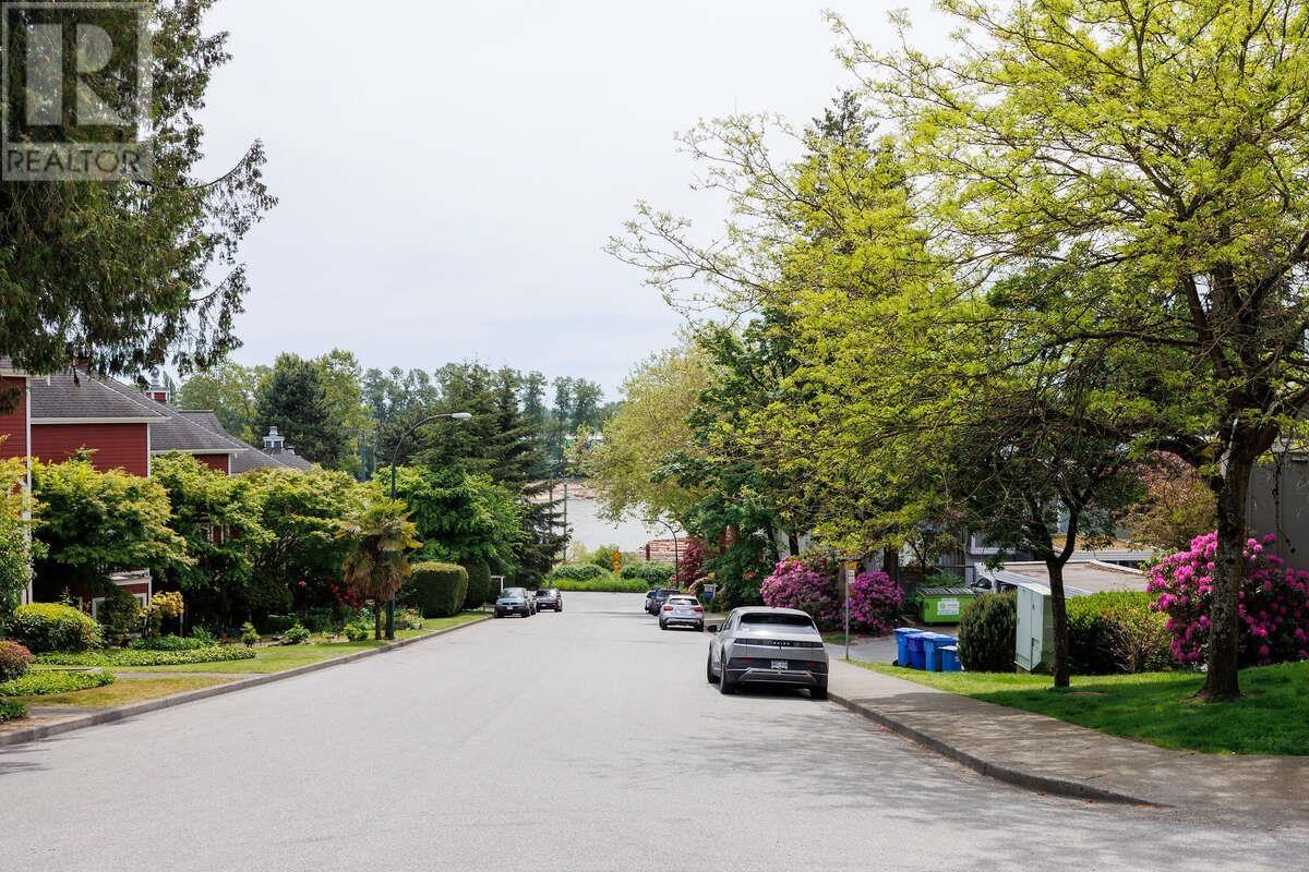 Listing Picture 29 of 36 : 202 2250 SE MARINE DRIVE, Vancouver / 溫哥華 - 魯藝地產 Yvonne Lu Group - MLS Medallion Club Member