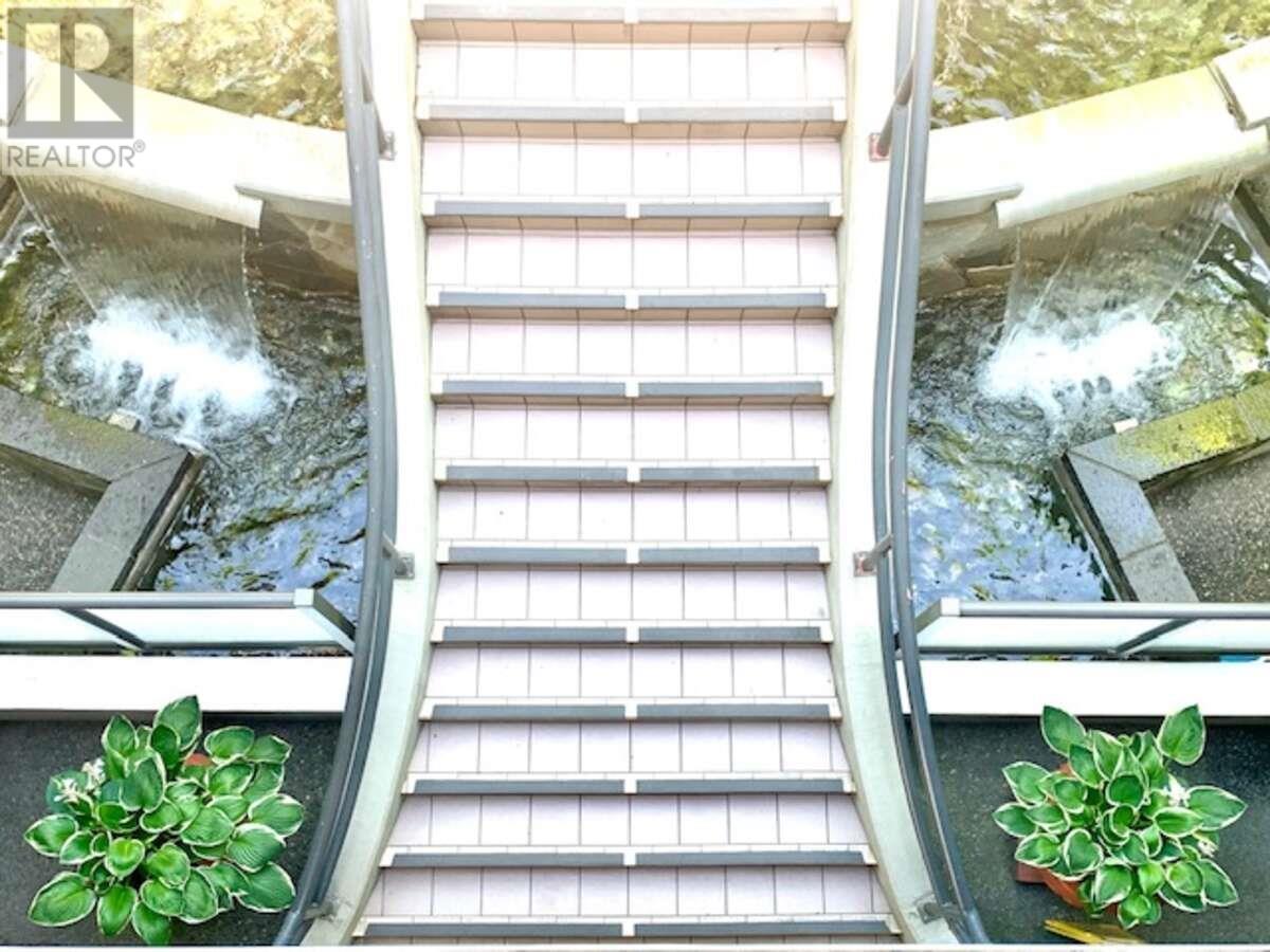 Listing Picture 25 of 36 : 202 2250 SE MARINE DRIVE, Vancouver / 溫哥華 - 魯藝地產 Yvonne Lu Group - MLS Medallion Club Member