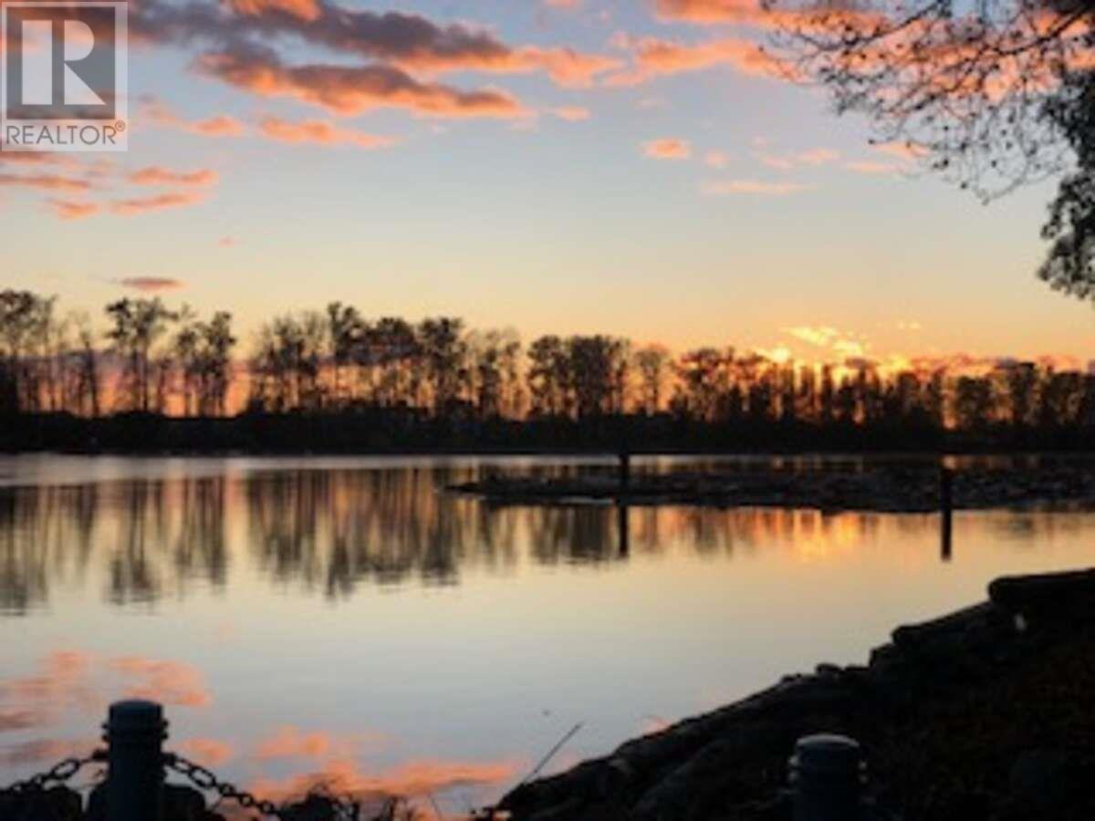 Listing Picture 36 of 36 : 202 2250 SE MARINE DRIVE, Vancouver / 溫哥華 - 魯藝地產 Yvonne Lu Group - MLS Medallion Club Member