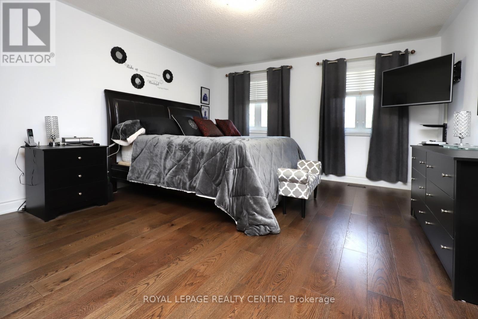 598 Pilcom Court, Mississauga, Ontario  L5B 4A3 - Photo 18 - W12246372