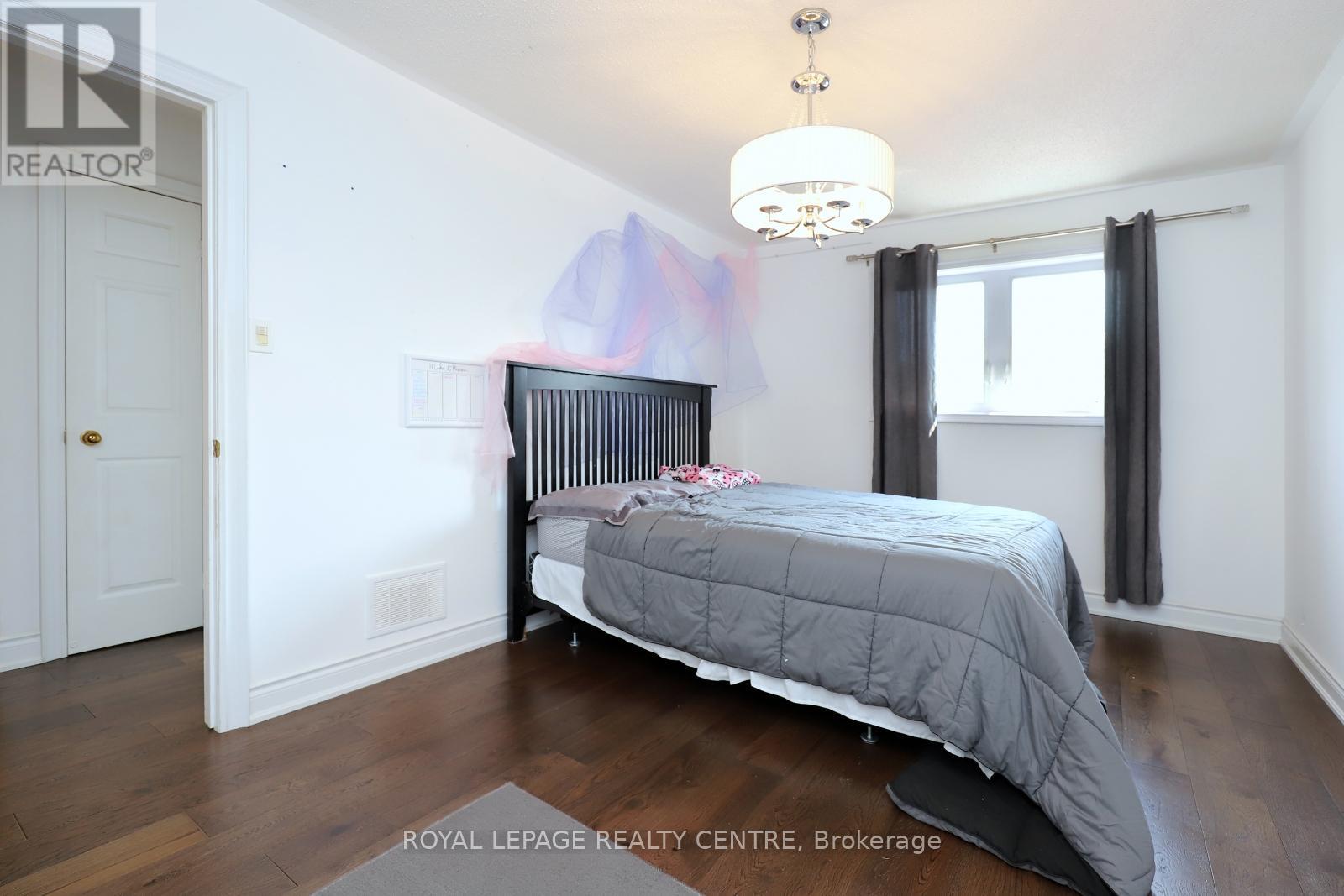 598 Pilcom Court, Mississauga, Ontario  L5B 4A3 - Photo 22 - W12246372