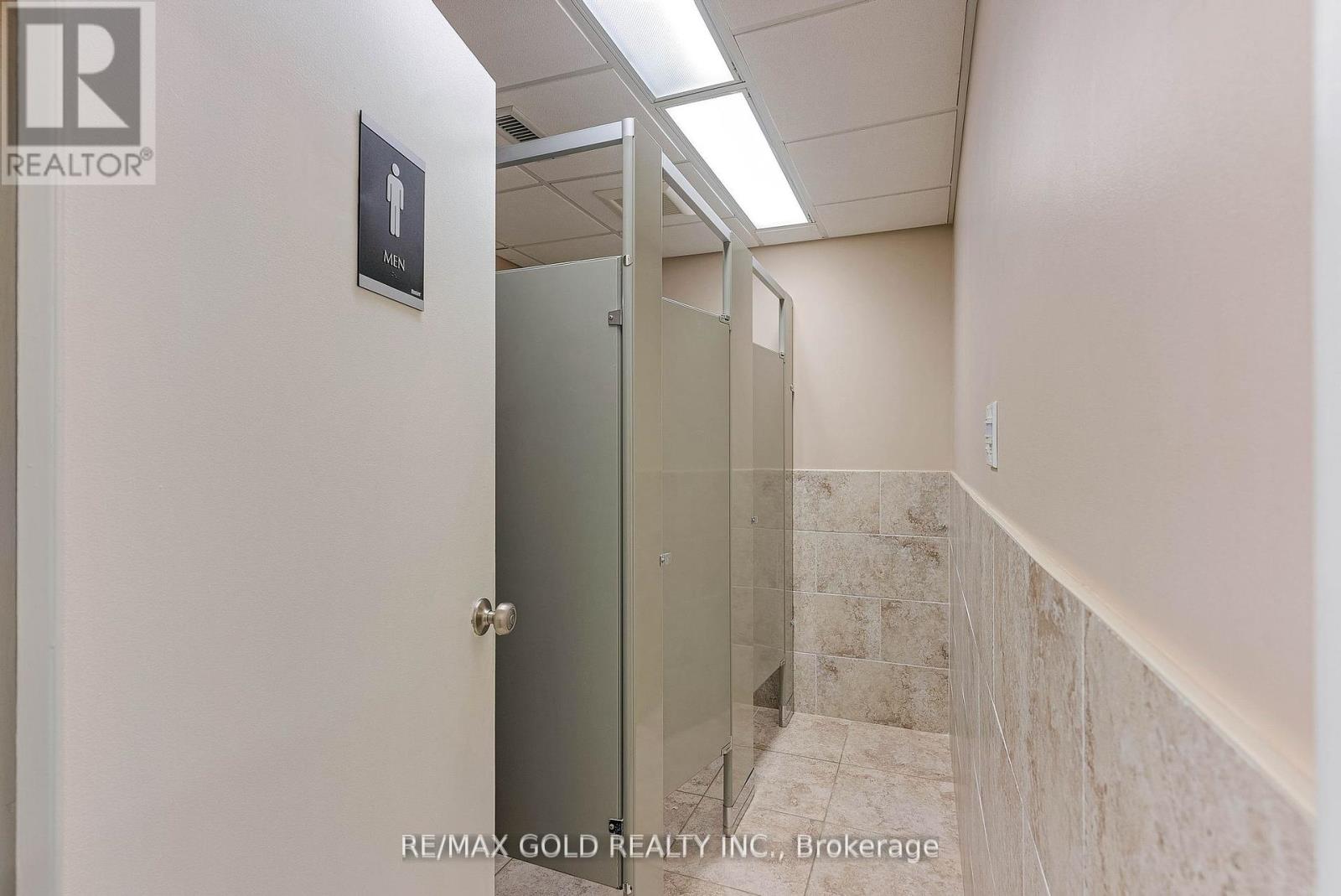 2109 Oxford Street E, London East (East I), Ontario  N5V 2Z9 - Photo 15 - X12246412
