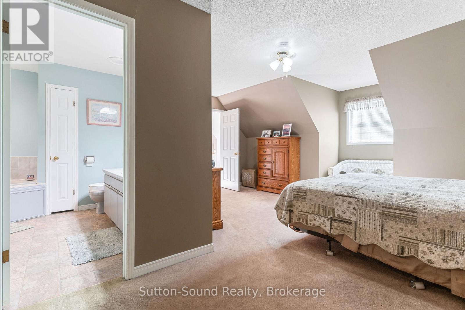 168 Balmy Beach Road, Georgian Bluffs, Ontario  N4K 5N4 - Photo 17 - X12246418