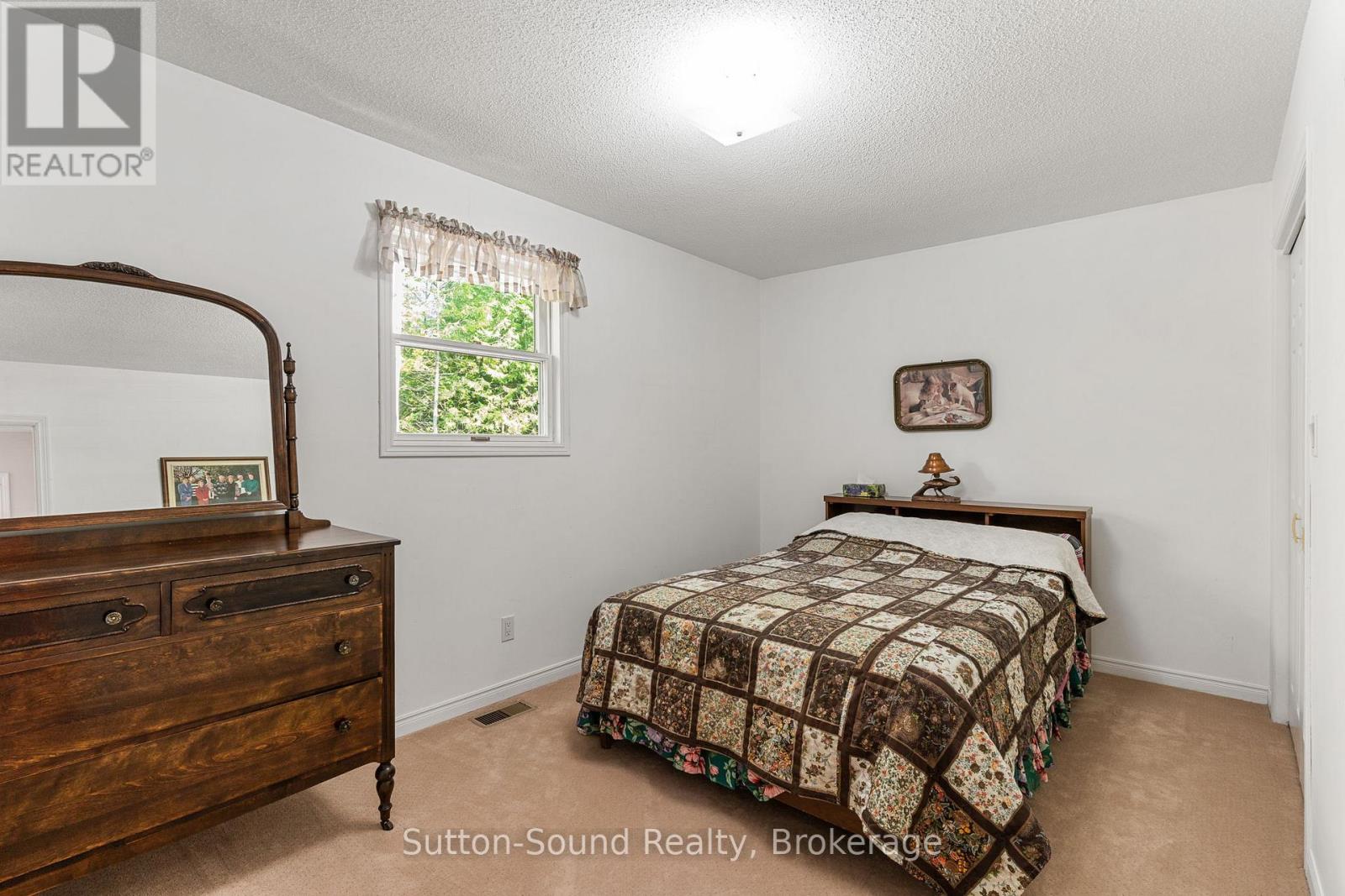 168 Balmy Beach Road, Georgian Bluffs, Ontario  N4K 5N4 - Photo 21 - X12246418