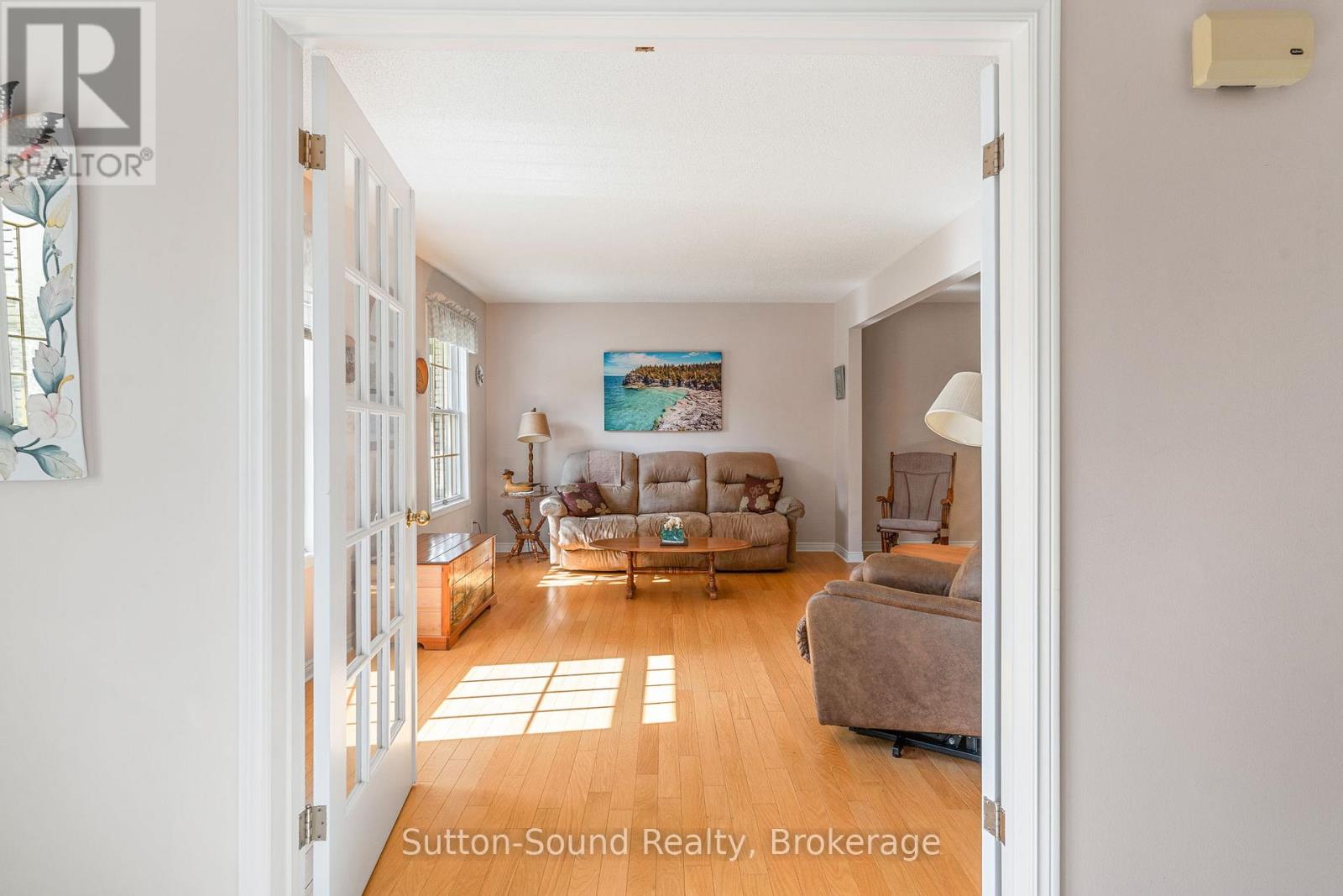 168 Balmy Beach Road, Georgian Bluffs, Ontario  N4K 5N4 - Photo 5 - X12246418