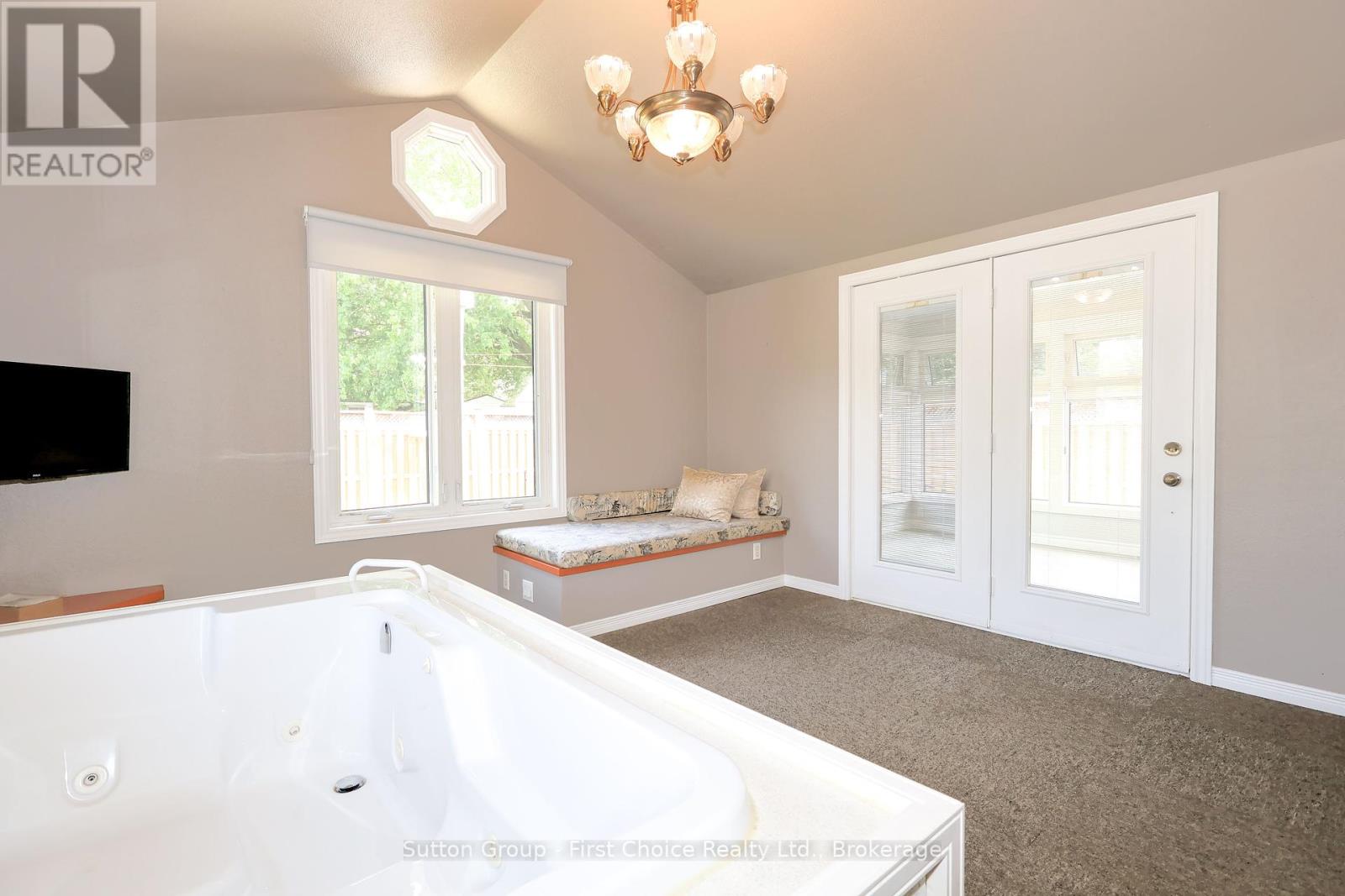 39 Portia Boulevard, Stratford, Ontario  N5A 4V6 - Photo 27 - X12246443