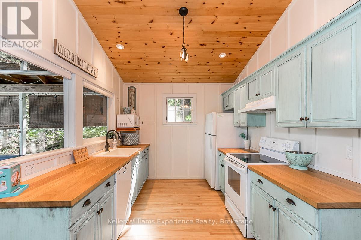1123 Stone Gate Lane, Bracebridge, Ontario  P1L 1X1 - Photo 12 - X12246542