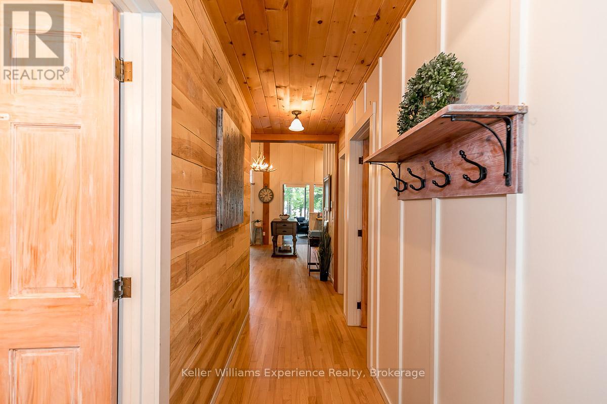 1123 Stone Gate Lane, Bracebridge, Ontario  P1L 1X1 - Photo 14 - X12246542
