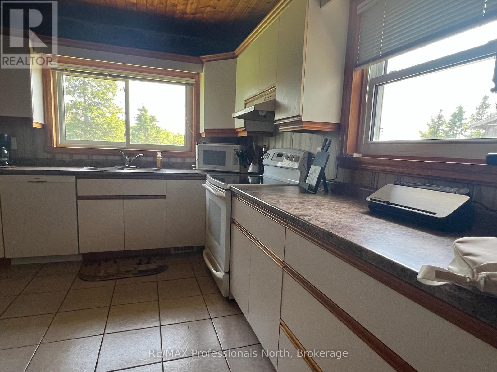 496 Pothier Road, St. Charles, Ontario  P0M 2W0 - Photo 13 - X12246585